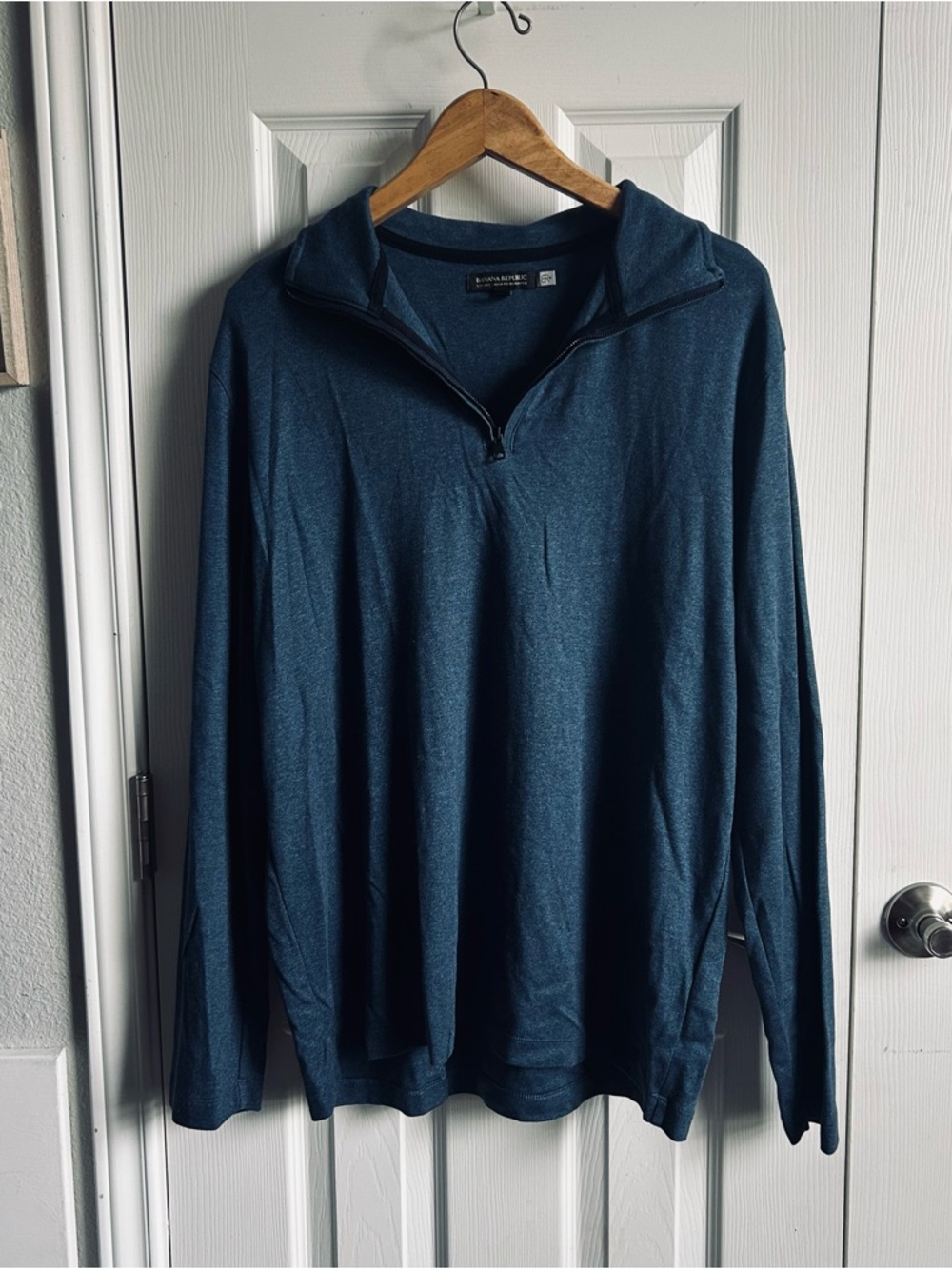 Banana Republic Luxury-Touch
Performance Half-Zip Long Sleeve T-Shirt